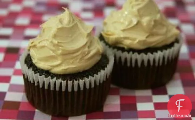 Cupcakes de Chocolate com cobertura de caramelo