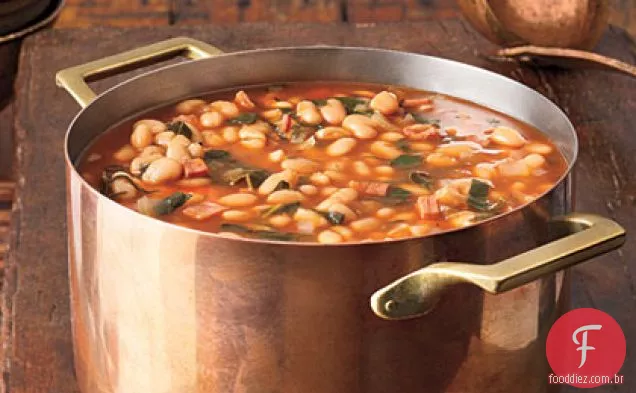 Sopa de feijão branco e couve