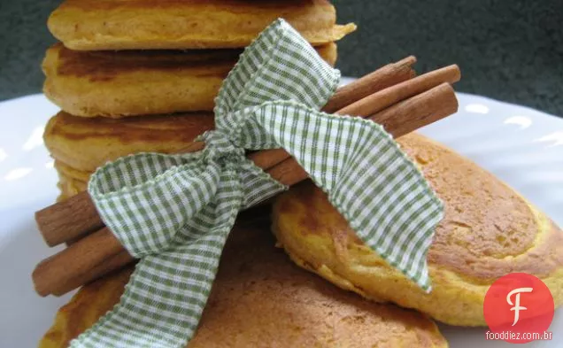Pão de gengibre ousado e picante com um chute