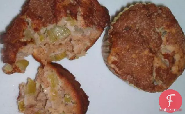 Muffins Saudáveis Da Canela Do Ruibarbo