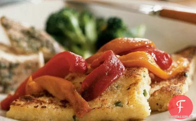 Bolos de grão de Cheddar com pimentas assadas