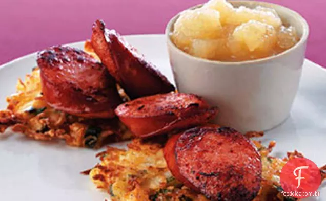 Bolos de chucrute fritos com Kielbasa