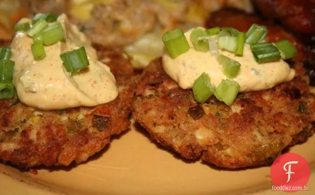 Bolos De Frango Com Molho Remoulade (Rápido E Fácil!)