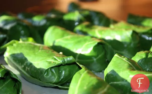 Rolos De Arroz De Lentilha Do Oriente Médio Com Molho De Tahini De Limão