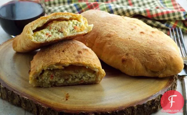Calzones Com Molho De Macarrão