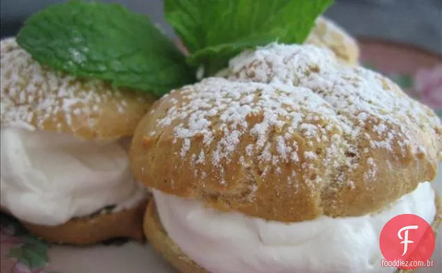 Puffs de creme (casca inchada de massa Choux)