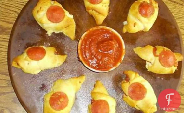 Pepperoni e queijo crescente Roll-ups
