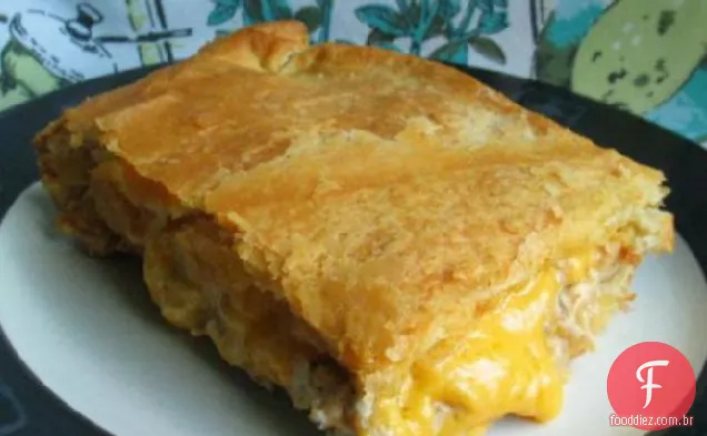 Salsicha e queijo quadrados crescentes