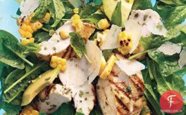 Frango Grelhado E Salada De Milho Com Abacate E Parmesão