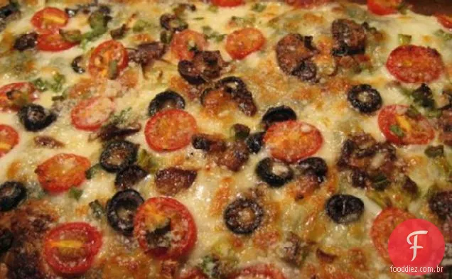 Pizza grega em Phyllo com queijo Feta e tomate
