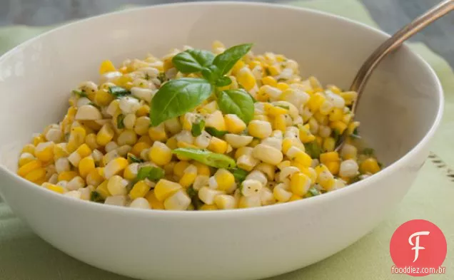 Salada De Milho Fresco Com Cebolinha E Manjericão