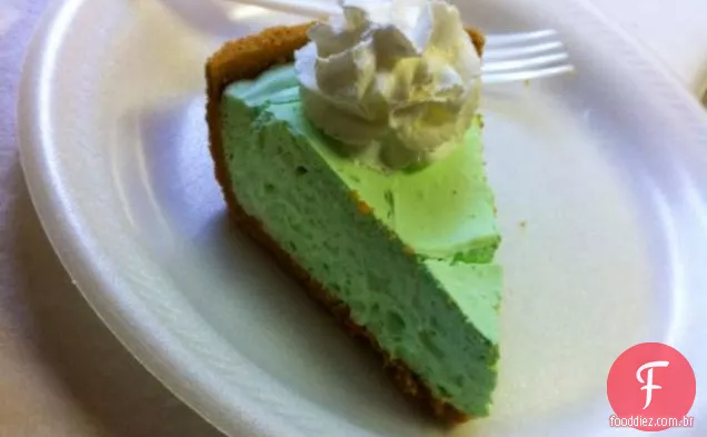 Torta Rápida Do Merengue Do Limão Da Micro-Ondas