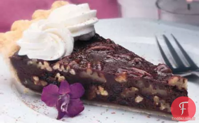 Torta De Fudge De Noz Aveludada