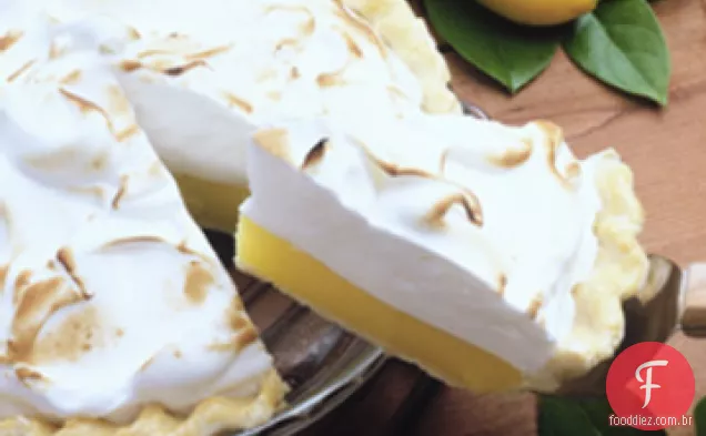 Torta de merengue de limão com crosta de shortbread de avelã