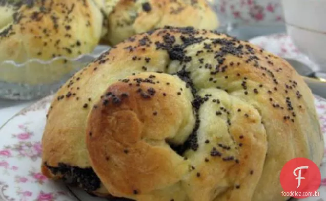 Mohnkranzerl Aus Hefeteig (Rolos De Sementes De Papoula)