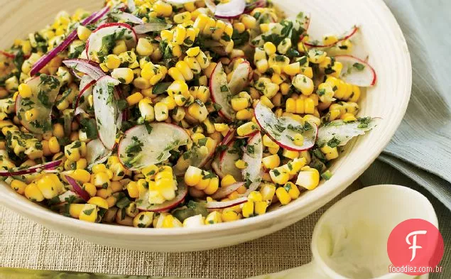 Salada crua de milho e rabanete com molho picante de limão