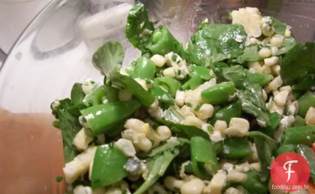 Salada De Milho E Ervilha Com Vinagrete De Queijo Azul