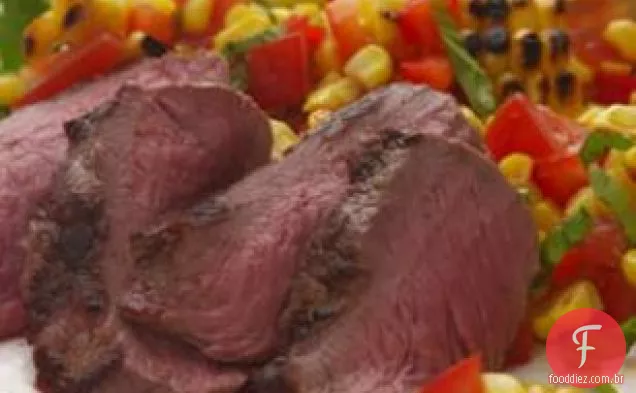 Bife Grelhado Com Salada De Milho Fresco