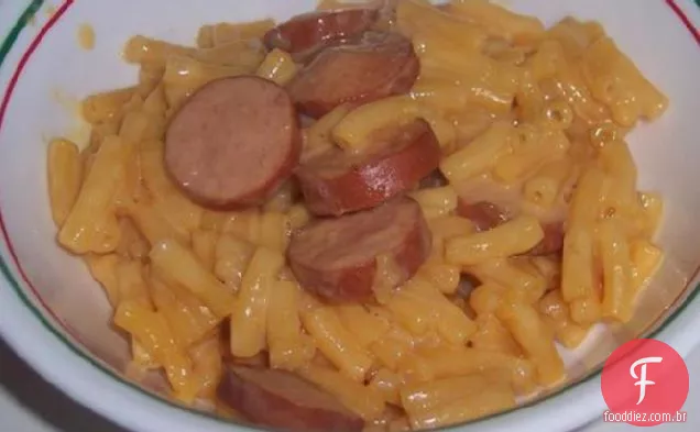 Macarrão e queijo frigideira cachorro-quente