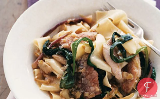 Pappardelle com coelho, rampas e alho selvagem