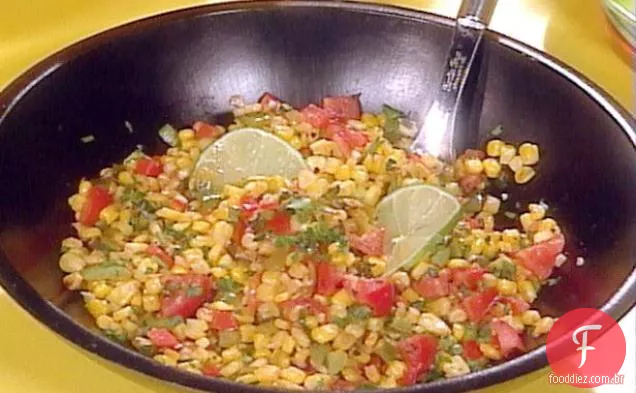 Salada quente de milho e tomate