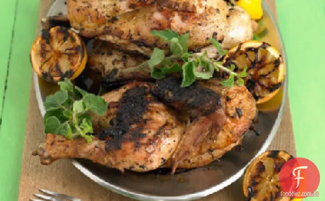 Frango grelhado com limão e orégano