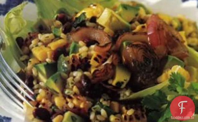 Salada De Milho Grelhado Com Feijão Preto E Arroz