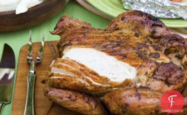 Frango Assado Com Fumaça Esfregada Com Especiarias