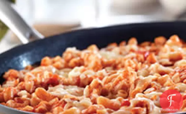 Frigideira rápida frango e macarrão parmesão