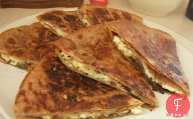 Frango Souvlaki Quesadilla