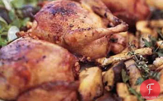 Crostas assadas com Porcini e salada de pão Country