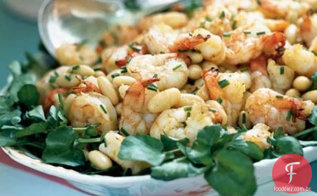 Salada de camarão e Feijão Branco sobre agrião