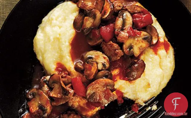 Cogumelo e Salsicha Ragu com Polenta