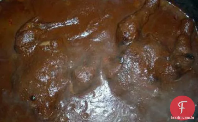 Fogão lento galinhas Cornish em molho Mole