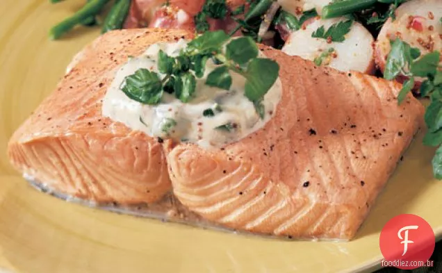 Filetes De Salmão Escalfado Com Maionese De Agrião