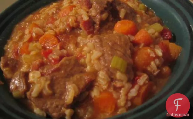 Ensopado de carne com tomate e arroz