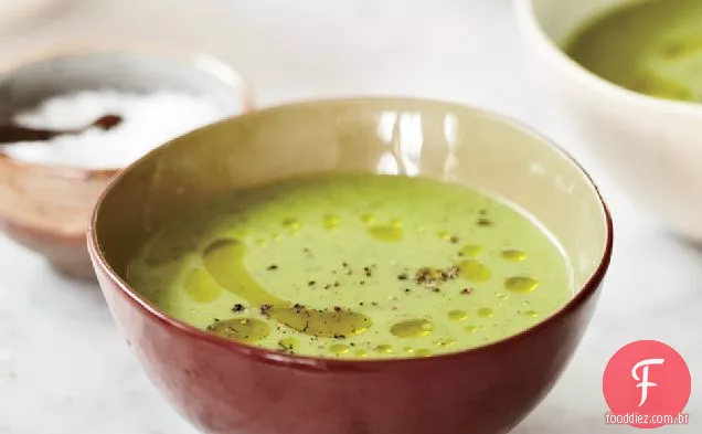 Sopa de abobrinha e agrião
