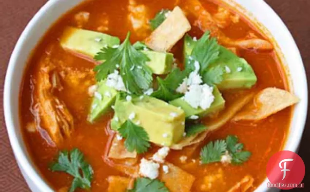 Limão mexicano com sopa de tortilha de frango ou peru