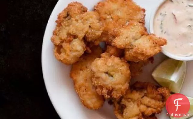 Ostras fritas com molho chipotle-lime