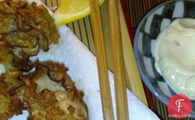 Ostras fritas japonesas da Marvel (Kaki Fuh-rai) com molho tártaro de limão