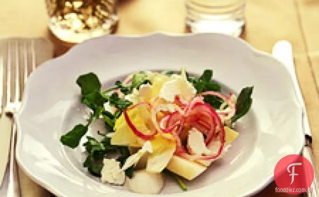 Salada Endive E Agrião Com Cebolas Vermelhas Em Conserva Rápidas