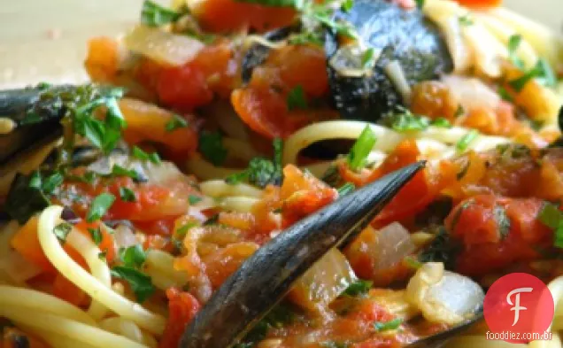 Espaguete com mexilhões (Spaghetti con le Cozze)