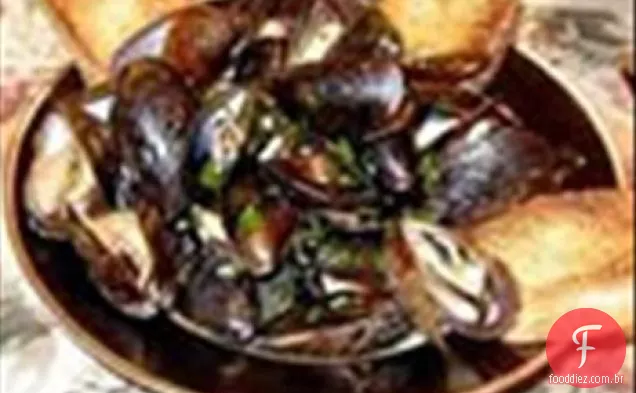 Amêijoas e mexilhões em molho de Curry tailandês