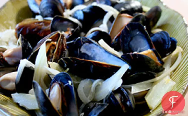 Mexilhões com receita de erva-doce, Limão e cerveja belga