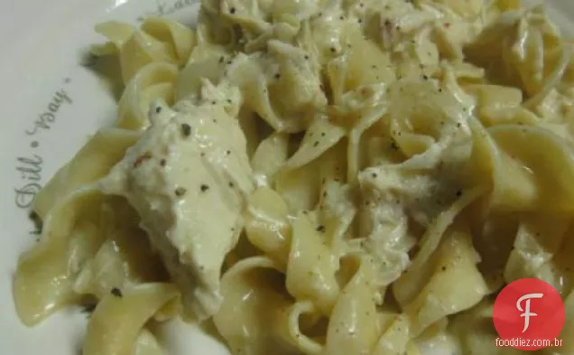 Crock Pot Frango sobre macarrão