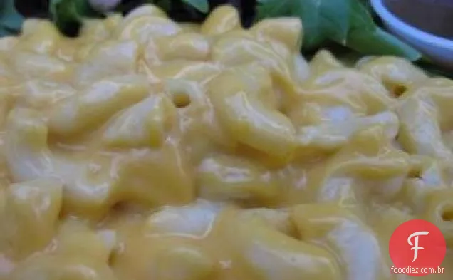 Macarrão e queijo cozidos lentamente