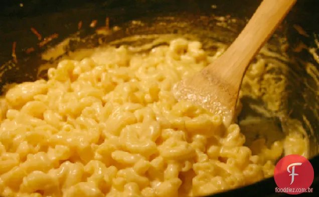 Macarrão e queijo famoso do potenciômetro do Crock da tia Bettye