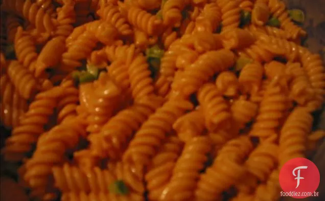 Rigatoni com queijo e salsicha italiana