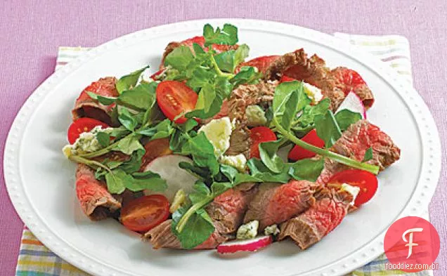 Bife de flanco e salada de agrião
