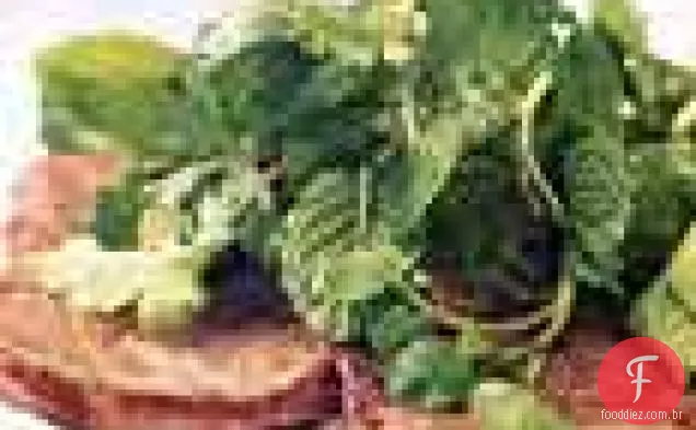 Paillards de carne com agrião e salada de ervas